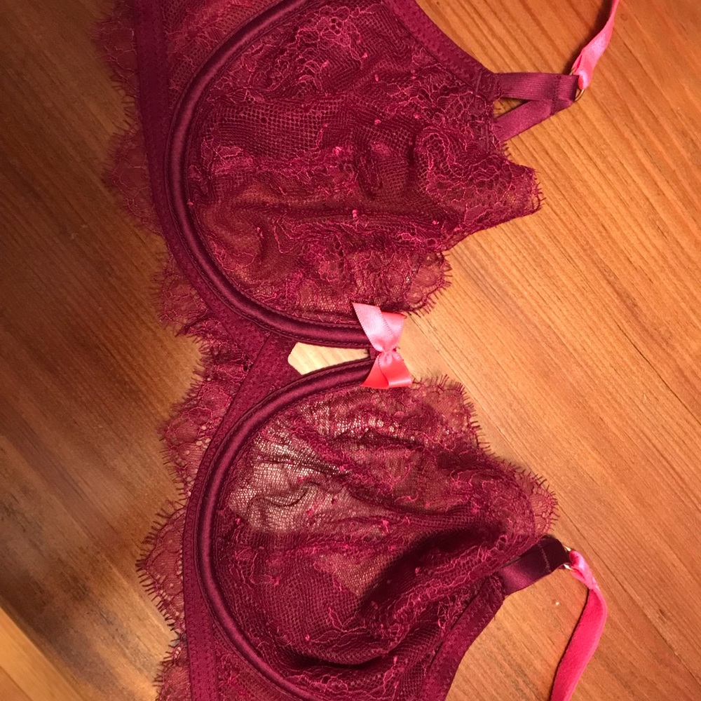 Victoria Secret bra NWT